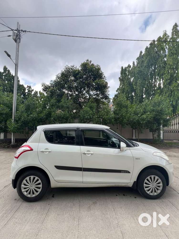 Maruti Suzuki Swift Vxi + Manual, 2015, Petrol