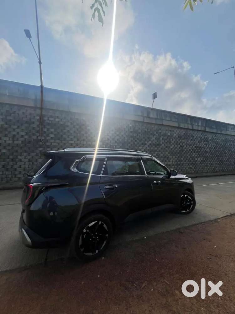 Kia Carens Clavis 2025 Petrol 13500 Km Driven
