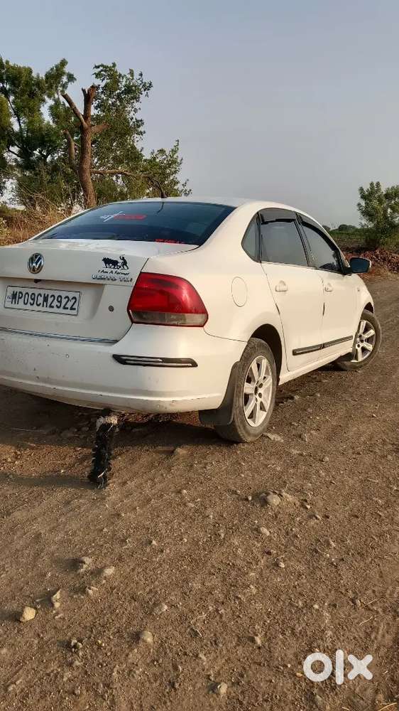Volkswagen Vento 1.6 Highline Plus Alloy 2013