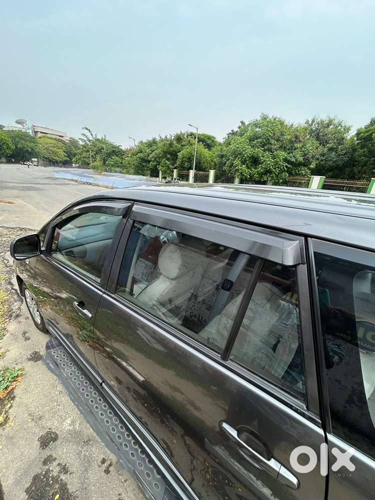 Toyota Innova 2015 2.5 G (bs4) - 8 Seater