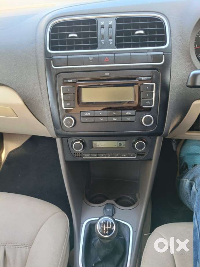 Volkswagen Vento 2010-2013 Petrol Highline, 2011, Petrol