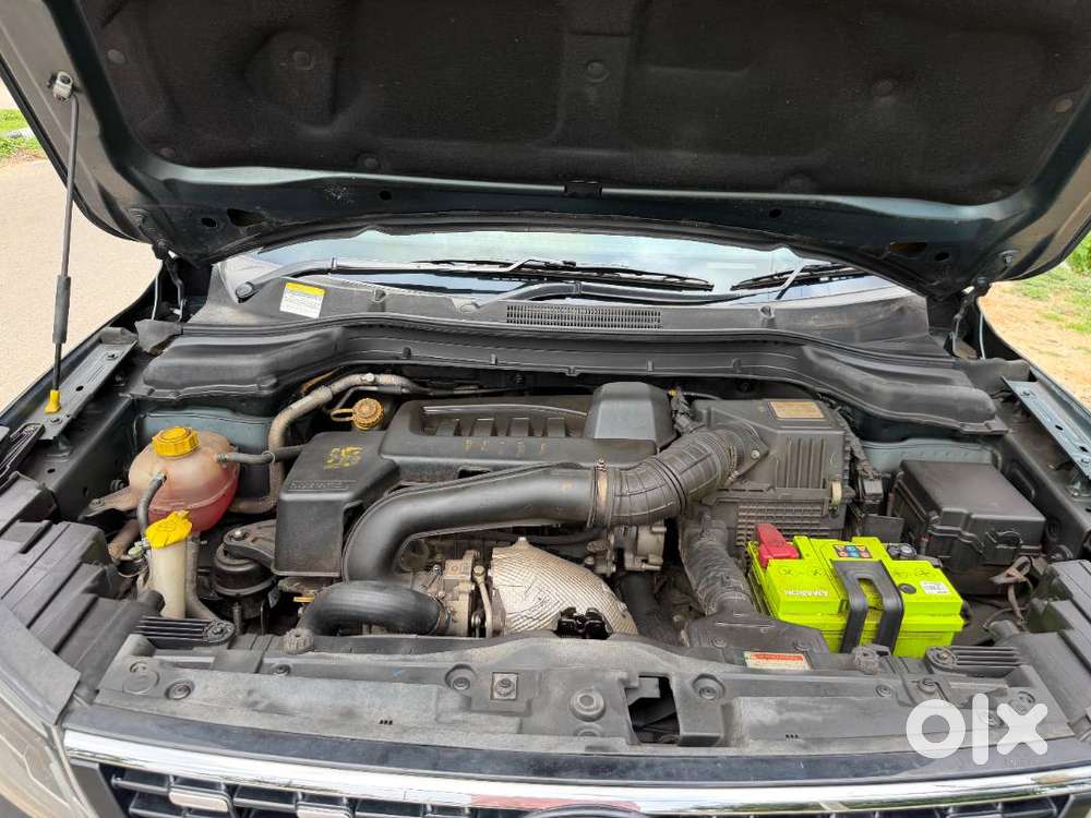 Mahindra Xuv300 W8 Diesel  Single Owner  52k Km  Sunroof  Excellen