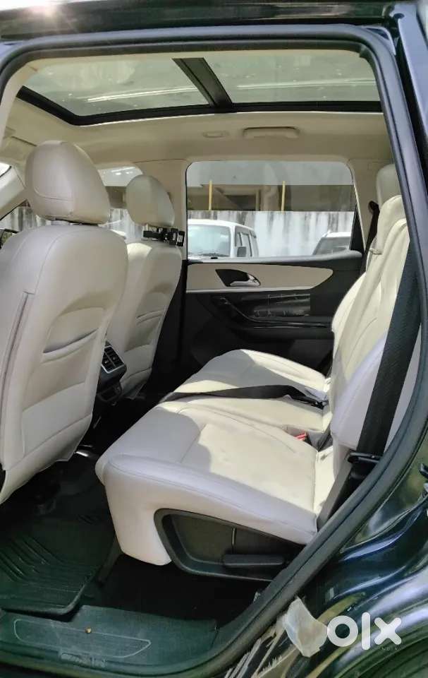 Mahindra Xuv700 2.2 Ax 7 Diesel At Str, 2022, Diesel