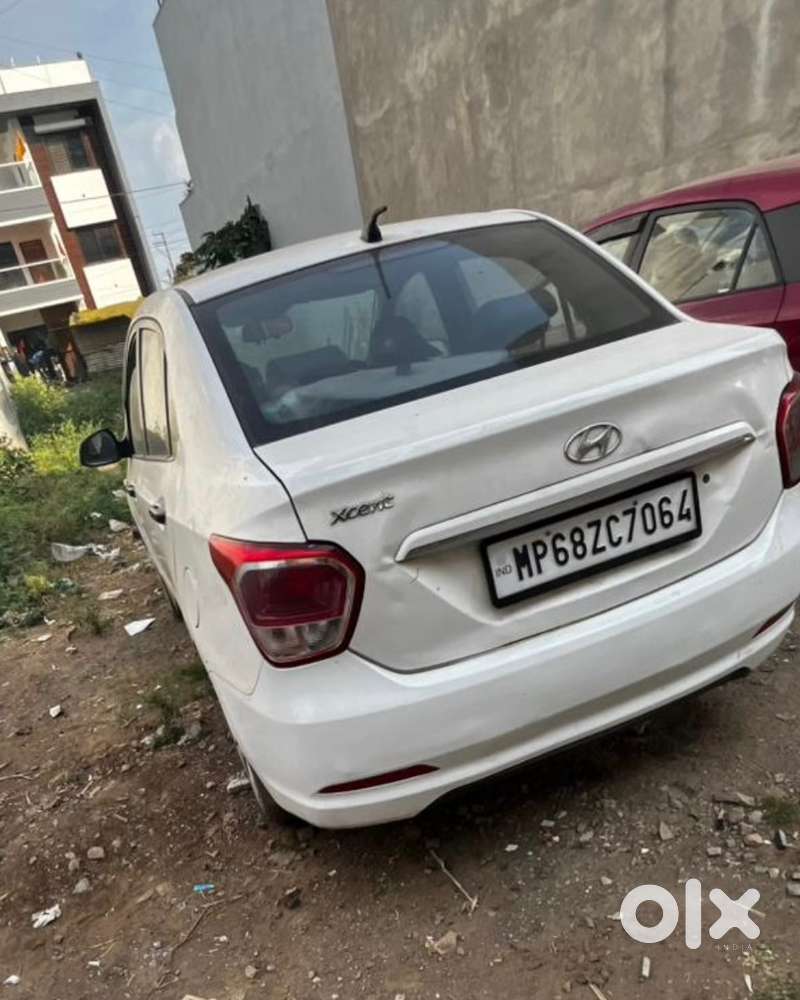 Hyundai Xcent Diesel , 30 Average