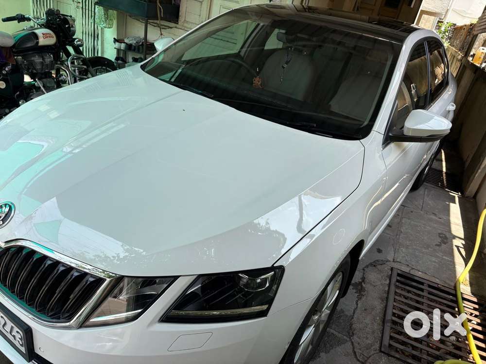 Skoda Octavia 2017 Petrol Style Car