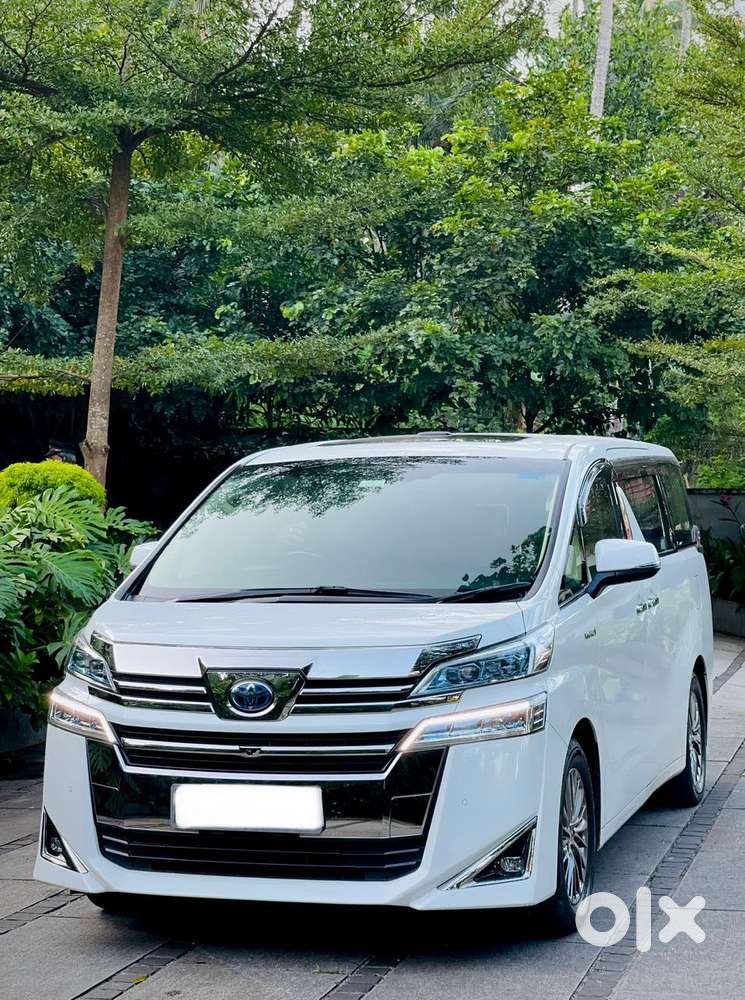 Toyota Vellfire 2.5 Executive Lounge, 2020, Petrol