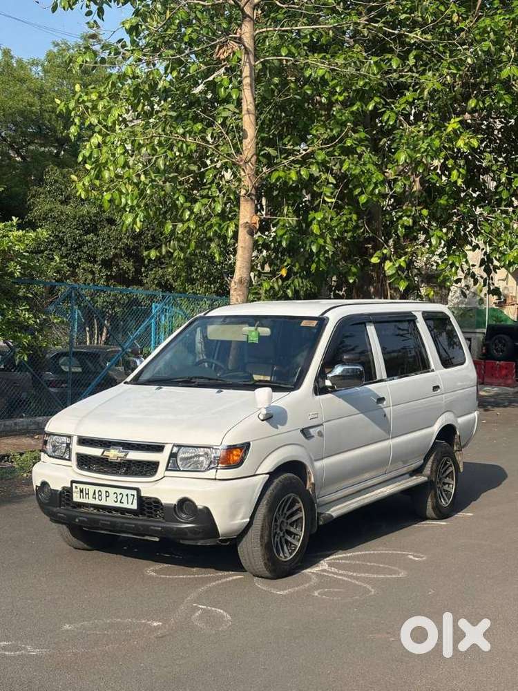 Chevrolet Tavera Lt 10 Seater Bsiii, 2013, Diesel