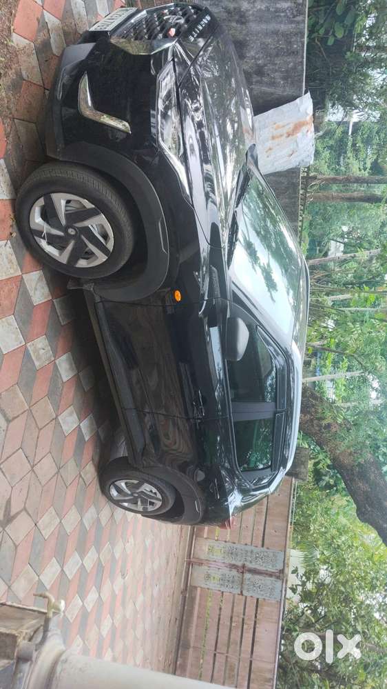 Nissan Magnite Kuro Edition 1.0 Turbo Petrol Mt, 2024, Petrol