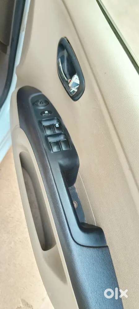 Single Hand Fmily Car Top Condition घर में पड़ी रहती है इसलिए बेचने है