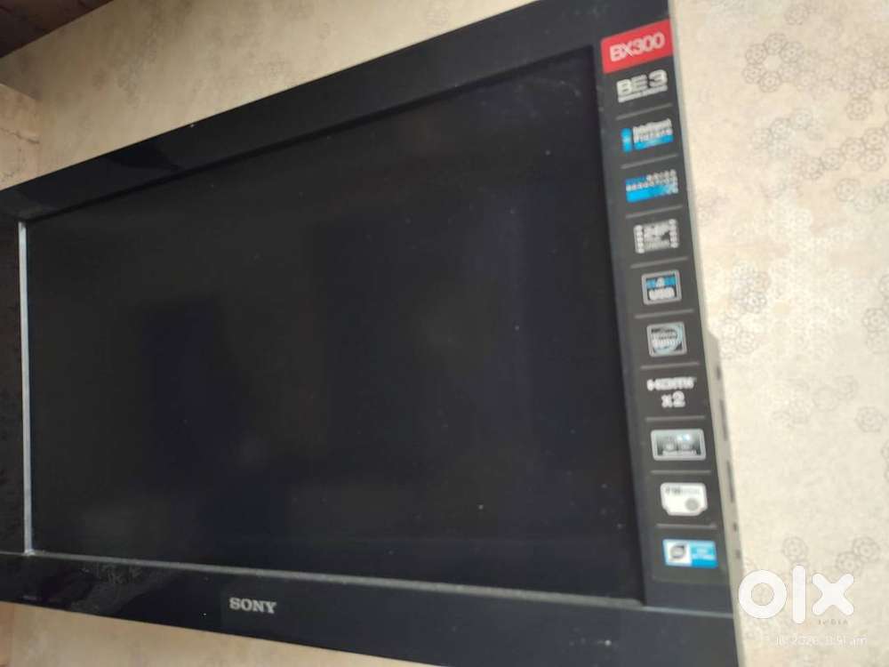Sony Bravia 26 HD LCD TV Non Smart(Model BX300) - Excellent Condition