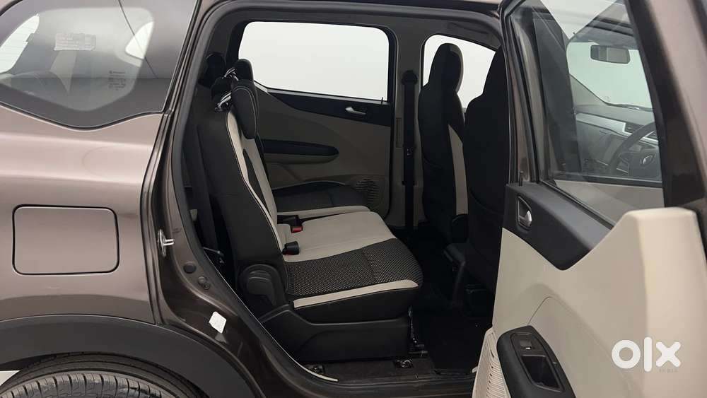 Renault Triber Rxz, 2022, Petrol