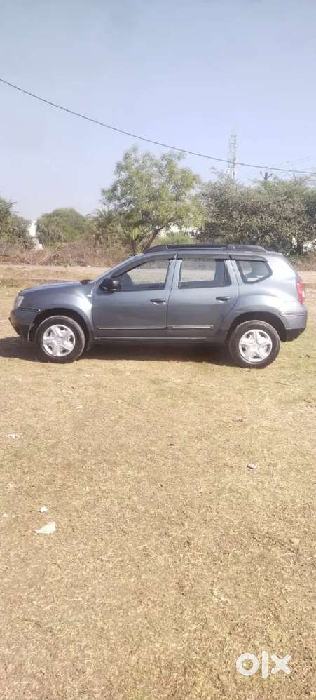 Renault Duster 2015 माडल, डीजल, सेकंड ऑनर,पावर विंडो,पावर स्टेरिंग,