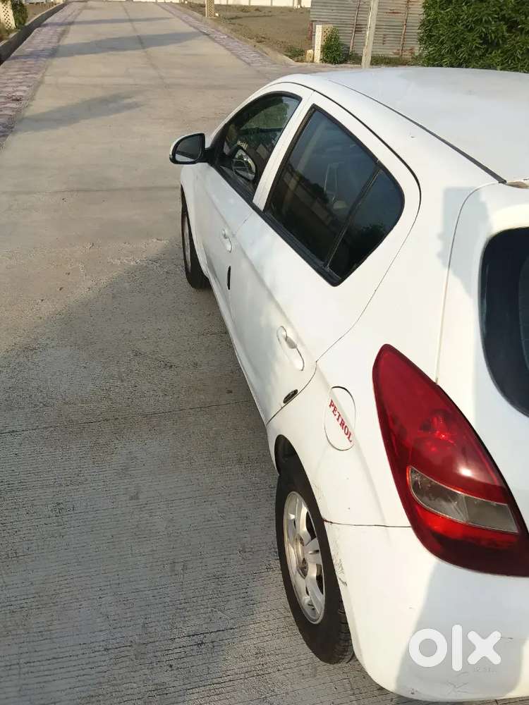 Hyundai I20 2011 Petrol 100000 Km Driven