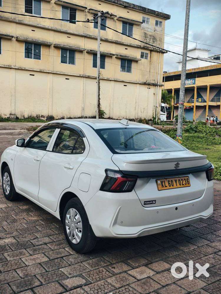 Maruti Suzuki Dzire, 2025, Petrol