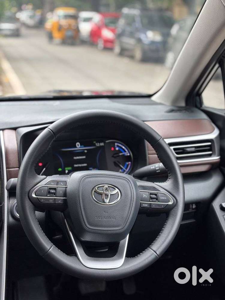 Toyota Innova Hycross 2.0 Vx Hybrid 7 Str, 2025, Petrol