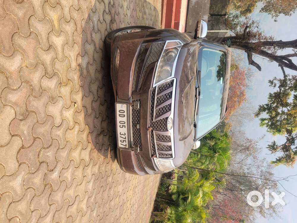 A Well Maintain Mahindra Xuv500 7seater Suv With 2196cc Diesel Engine.