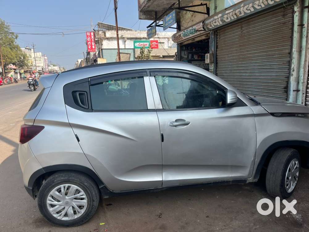 Mahindra Kuv 100 2017