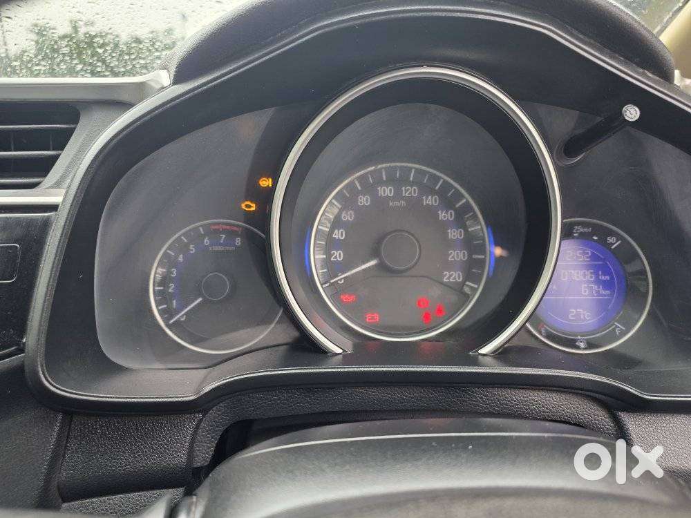 Honda Jazz V Mt Privilege, 2017, Petrol