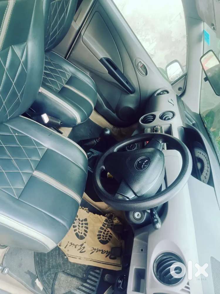 Toyota Etios [2010-2012] Petrol