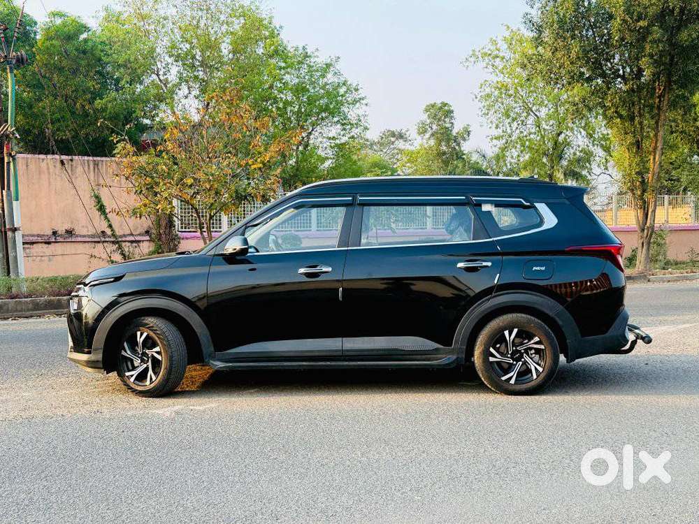 Kia Carens G 1.5 6mt Premium (o) 7-seater, 2025