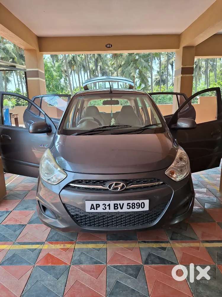 Hyundai I10 Magna 1.1 Petrol & Lpg Is A 5-seater Car