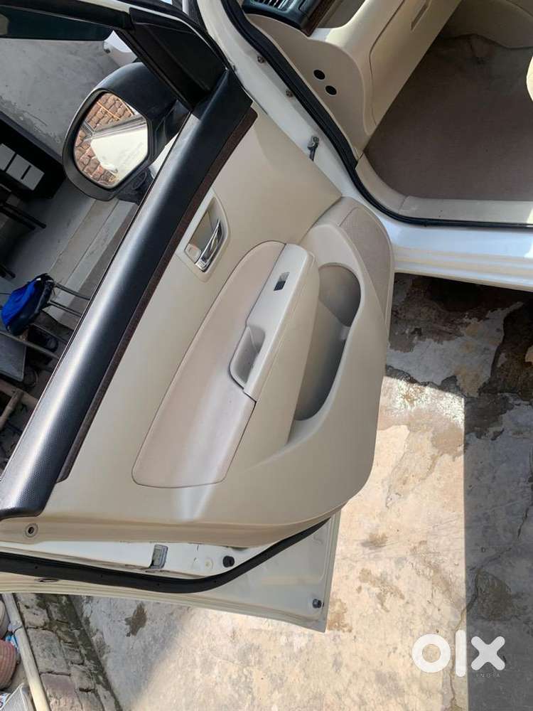 Maruti Suzuki Swift Dzire 2016 Diesel 89000 Km Driven