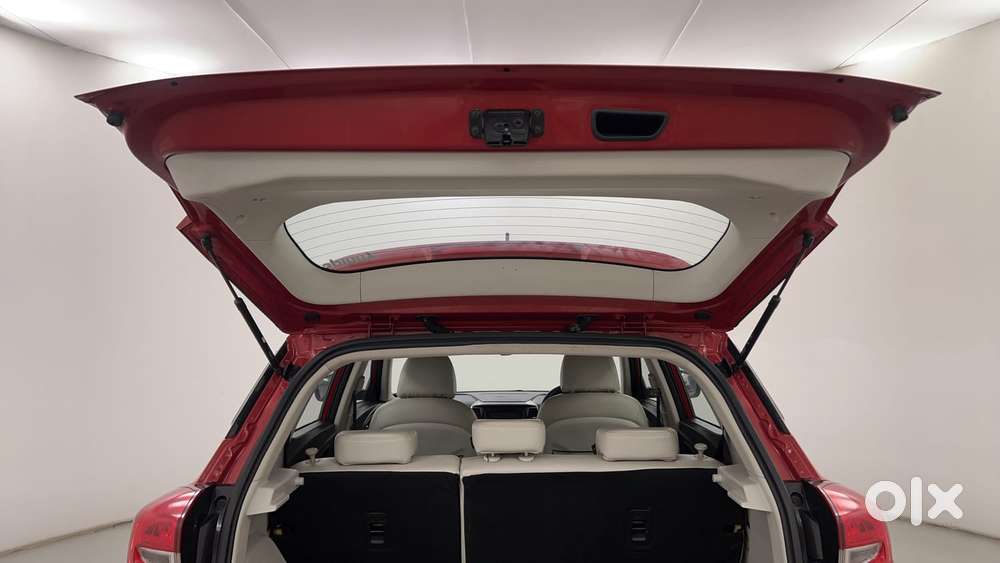 Mahindra Xuv300 1.2 W8 (o) Amt Petrol, 2022, Petrol