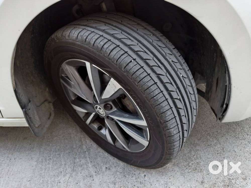 Skoda Slavia 1.0 Tsi Style At, 2022, Petrol