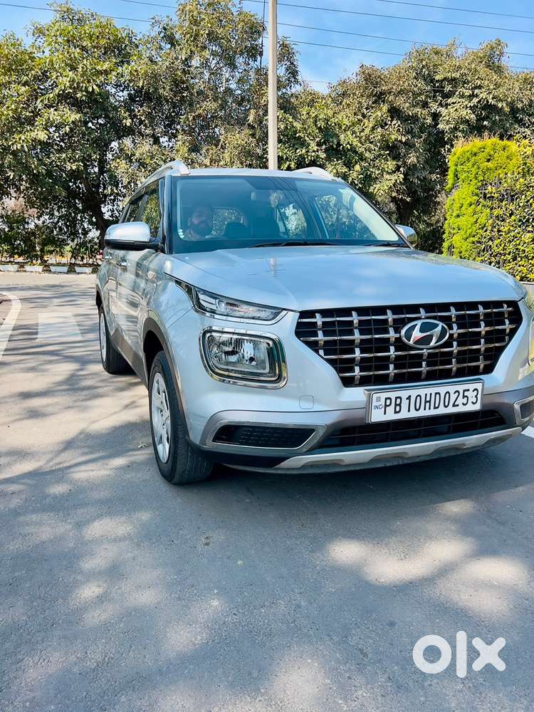 Hyundai Venue Petrol 2019