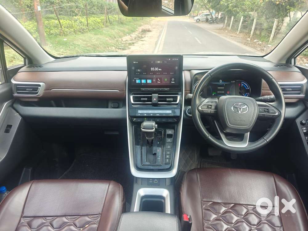 Toyota Innova Hycross 2.0 Vx Hybrid 8 Str, 2025, Petrol