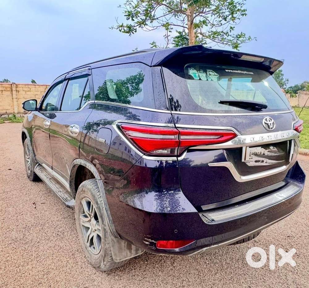 2022 Toyota Fortuner 4x2 At Diesel, 31000km, Sparkling Black Color