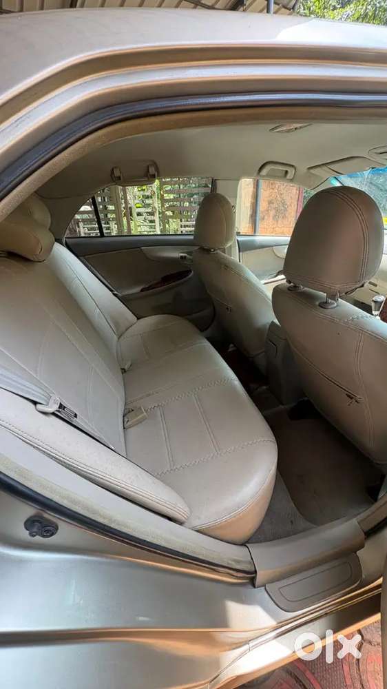 Toyota Corolla Altis 2010