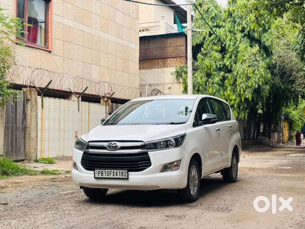 Toyota Innova Crysta 2.4 V 7 Str, 2016, Diesel