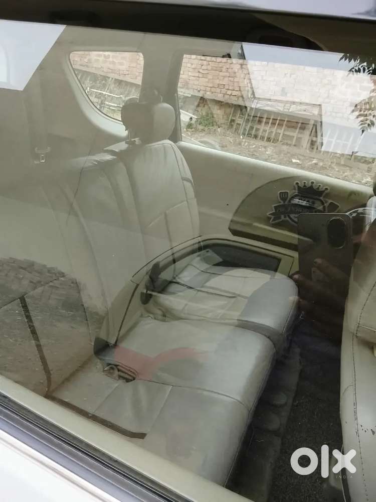 Maruti Suzuki Ertiga 2012december