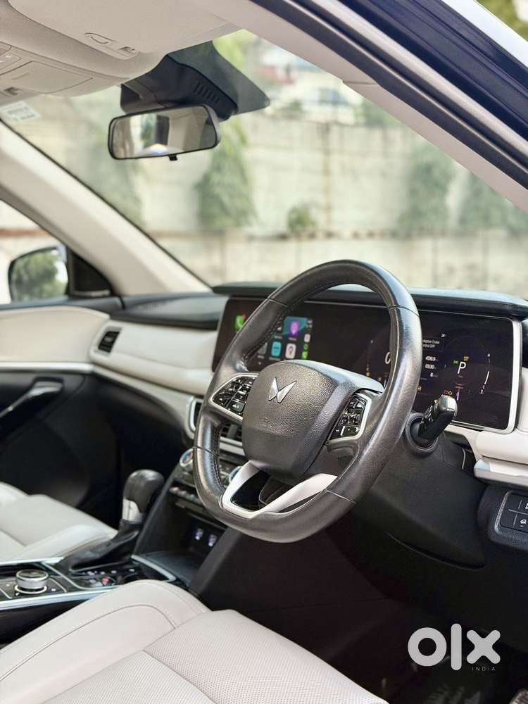 Mahindra Xuv700 2.0 Ax 7 Petrol At Luxury Pack Str, 2022, Petrol