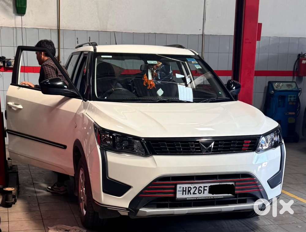 Mahindra Xuv300 Gdi Turbosport 2024 E20 Petrol 9080 Km Driven