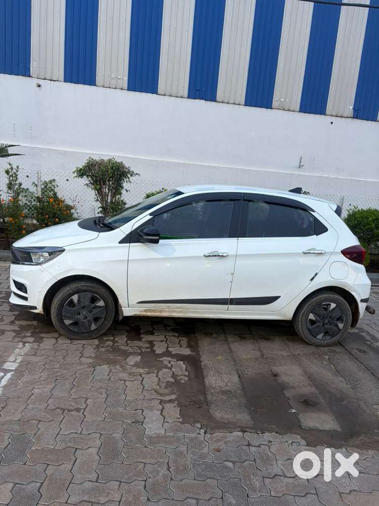 Tata Tiago Hybrid 2025