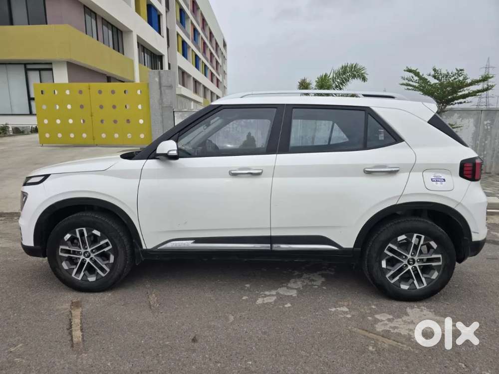 Hyundai Venue 1.0 Sx (o) Turbo Dct, 2023, Petrol