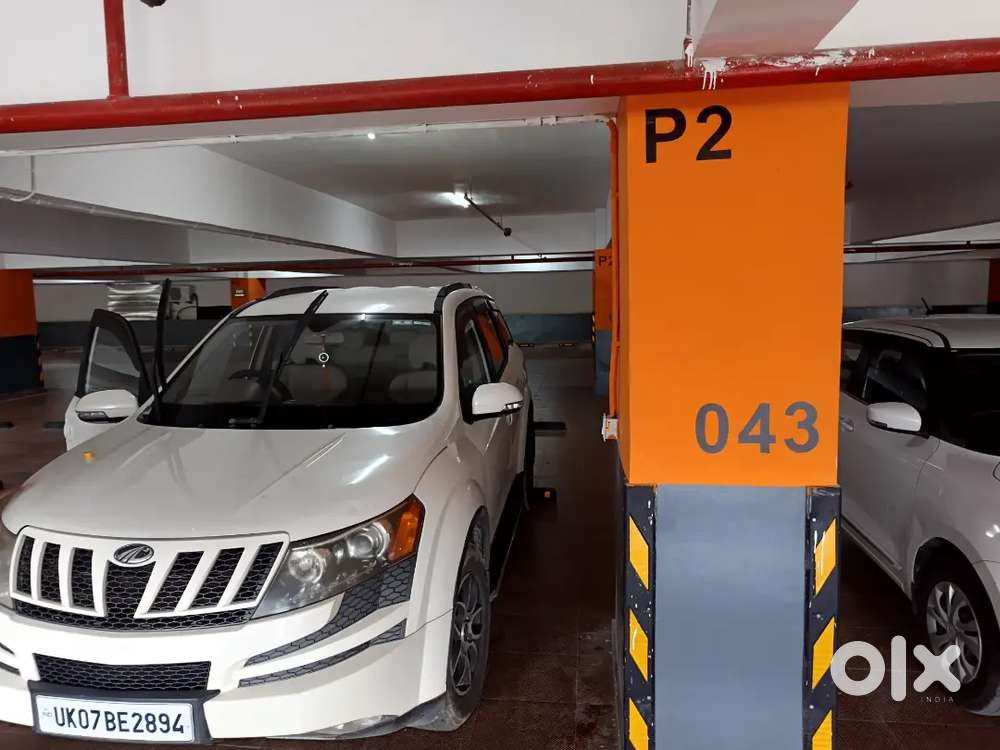 Mahindra Xuv500 2014 Diesel 65000 Km Driven