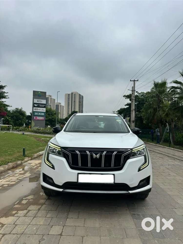 Mahindra Xuv700 Ax 3 Petrol Mt 5 Str (e), 2022, Petrol