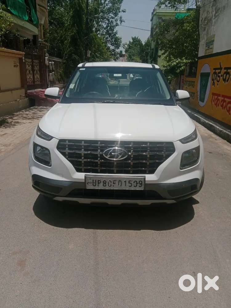 Hyundai Venue 2020 Petrol Well Maintained