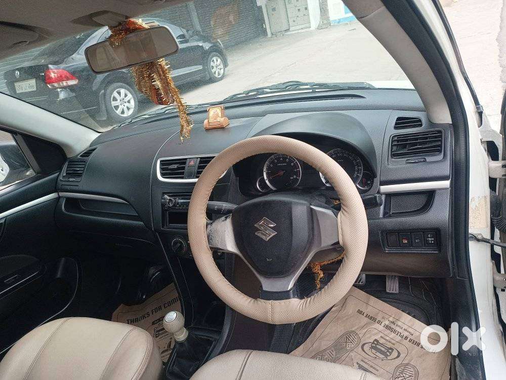 Maruti Suzuki Swift Vxi 1.2 Abs Bs-iv, 2012, Petrol