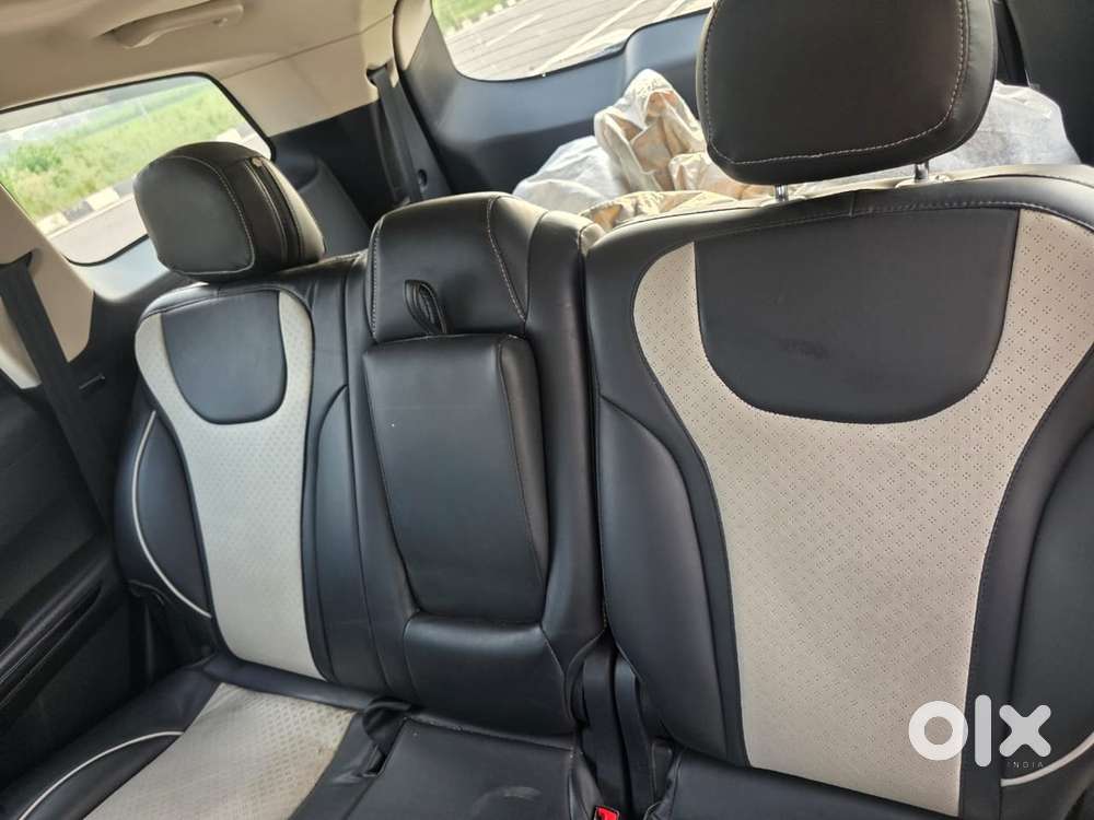 Mahindra Xuv700 Petrol 2022