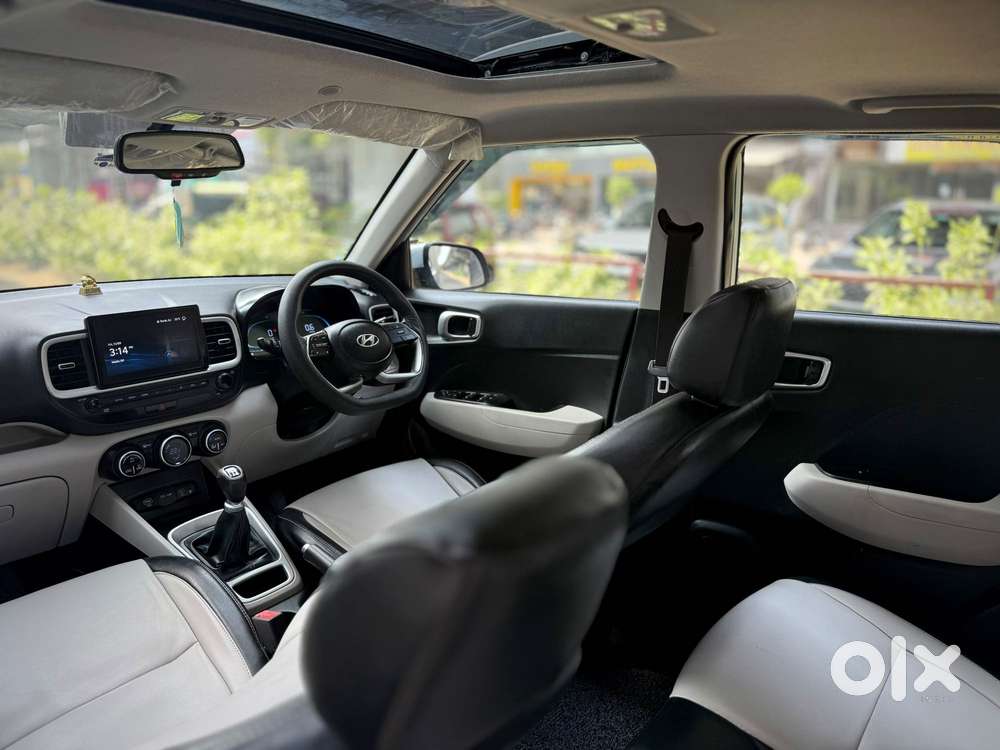 Hyundai Venue Sx Dual Tone, 2022, Cng & Hybrids