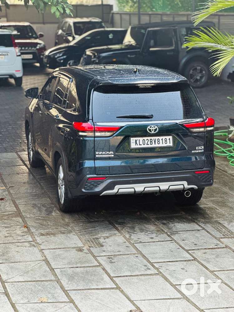 Toyota Innova Hycross 2.0 Zx (o) Hybrid 7 Str, 2024, Petrol