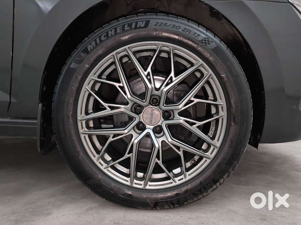 Skoda Slavia Style 1.0l Tsi At, 2022, Petrol