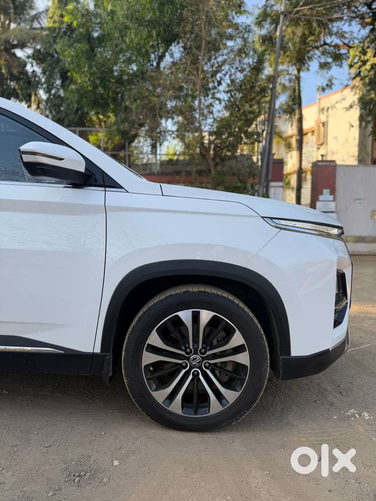 Mg Hector Plus Sharp Pro 1.5 Turbo Petrol Cvt 7 Str, 2023, Petrol