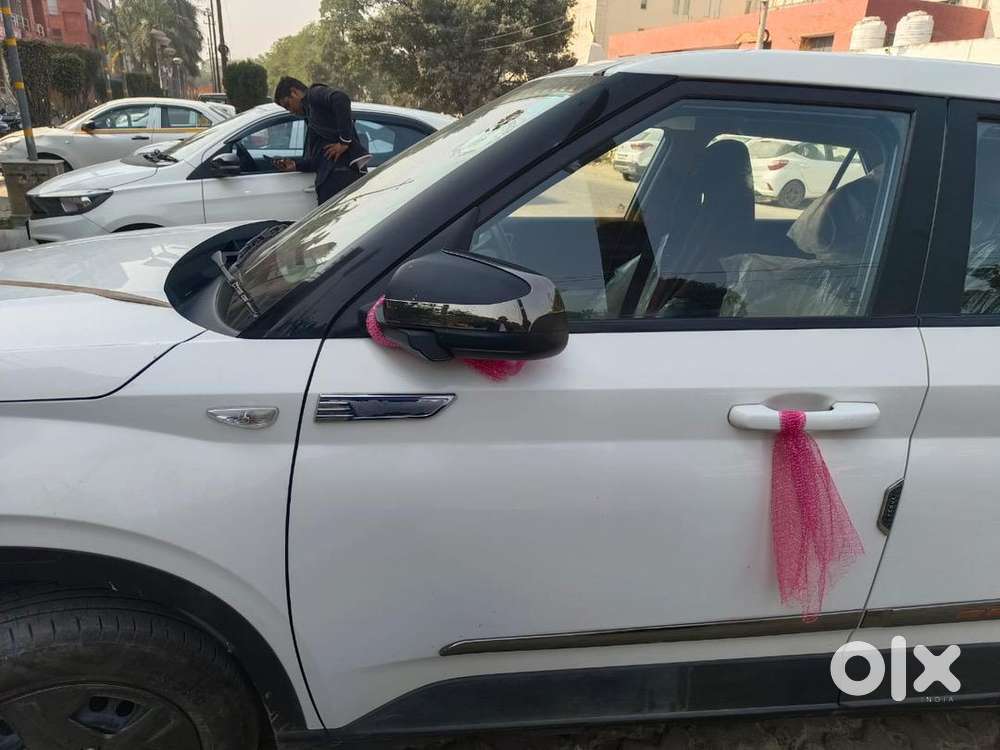 Hyundai Venue 2024 Petrol 10000 Km Driven