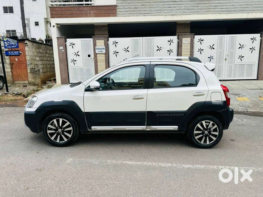 Toyota Etios Cross 1.5l V, 2015, Petrol