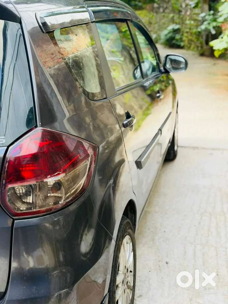 Maruti Suzuki Ertiga Vdi 2013